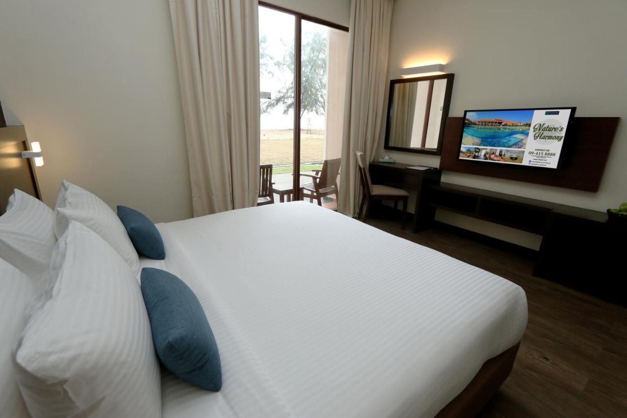 Villea Rompin Resort & Golf Kuala Rompin Exterior photo